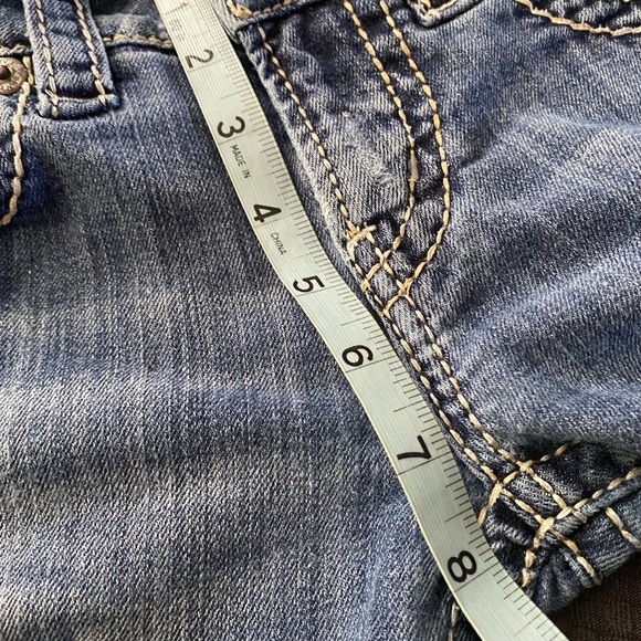 Silver Jeans Lola 17” Straight Distressed Bootcut - Picture 9 of 9